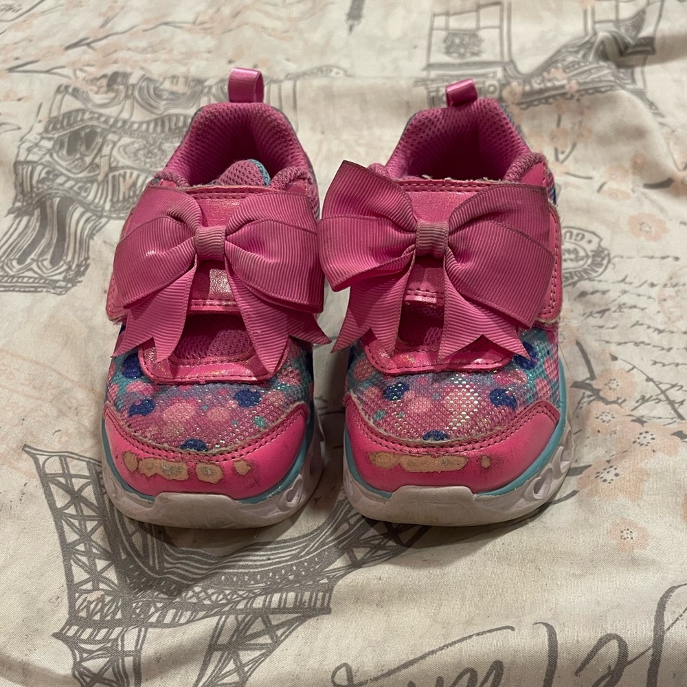 Skechers size 8light up shoes with bow